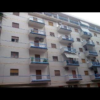 Appartamento di ampia metratura in Via Genova a Taranto in Vendita